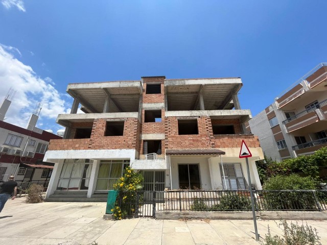 Küçük Kaymaklıda Yatırımlık Yarım İnşaat Apartman - Fotoğraf 1