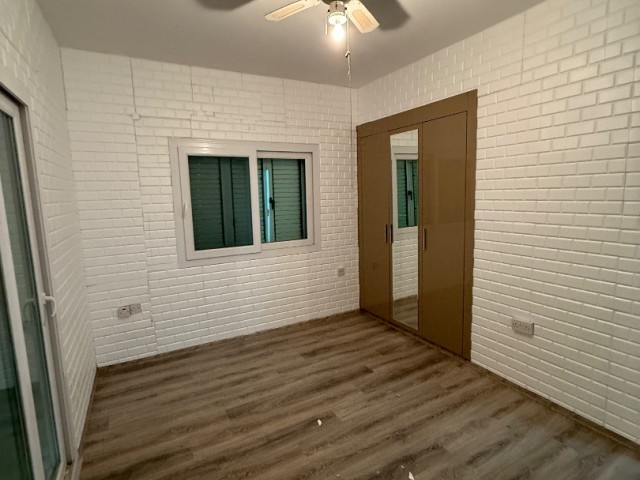 Girne Dikmen'de Şehir ve Dağ Manzaralı Müstakil Ev - 170,000 GBP - Fotoğraf 2