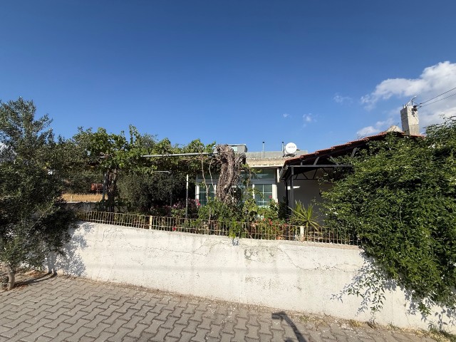 Girne Dikmen'de Şehir ve Dağ Manzaralı Müstakil Ev - 170,000 GBP - Fotoğraf 4