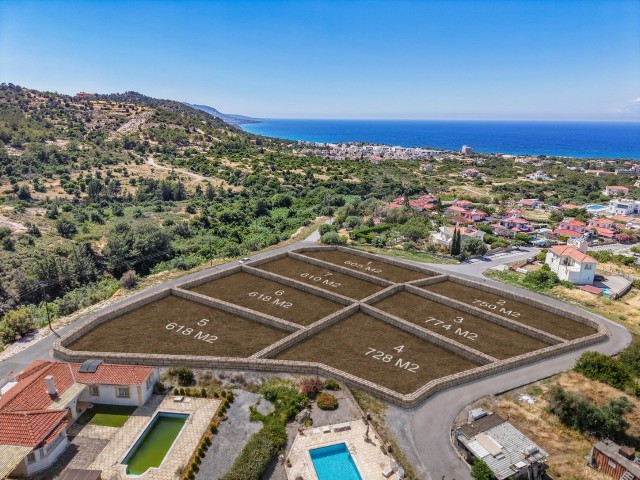 Karşıyaka’da mükemmel deniz ve dağ manzaralı villa yapımına uygun satılık arsalar - Fotoğraf 2