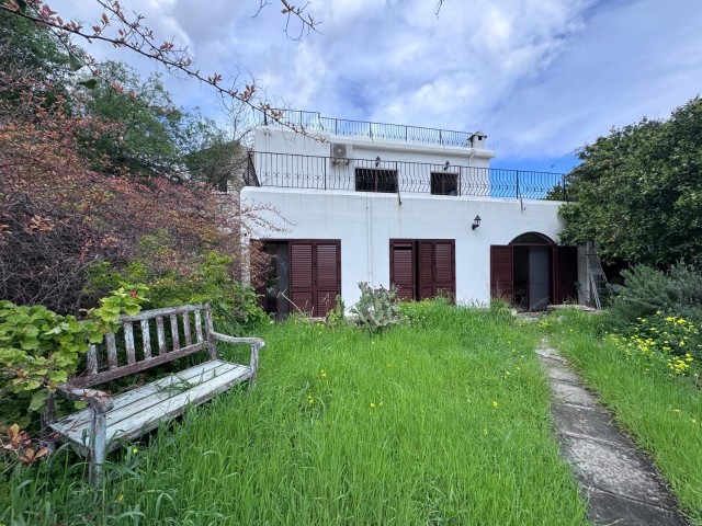 🌿 Bellapais’te Eşsiz Manzaraya Sahip Otantik Villa - Fotoğraf 3