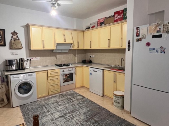 Girne Lapta'da fırsat fiyata geniş 2+1 SATILIK DAİRE - Fotoğraf 1