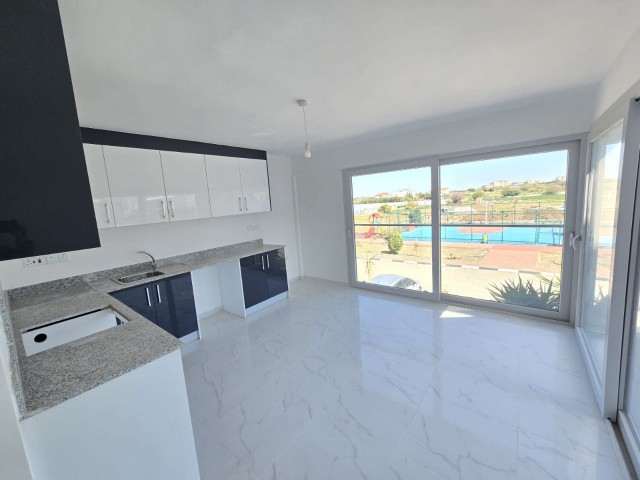 Girne Alsancak deniz tarafında harika manzaralı SATILIK LOFT 2+1 DAİRE - Fotoğraf 3