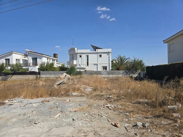 Girne Boğazda ulaşımı kolay villa yapımına uygun satılık arsa - Fotoğraf 1