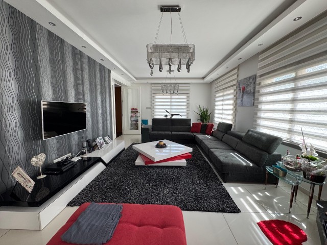 Gönyeli’de Aşıklar Tepesi Yakınında Özel Yapım Satılık 4+1 Eşyasız Villa - Fotoğraf 2
