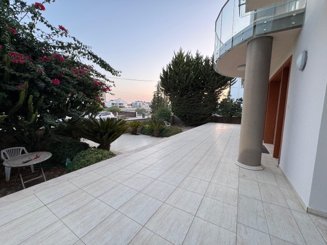 Gönyeli’de Aşıklar Tepesi Yakınında Özel Yapım Satılık 4+1 Eşyasız Villa - Fotoğraf 4