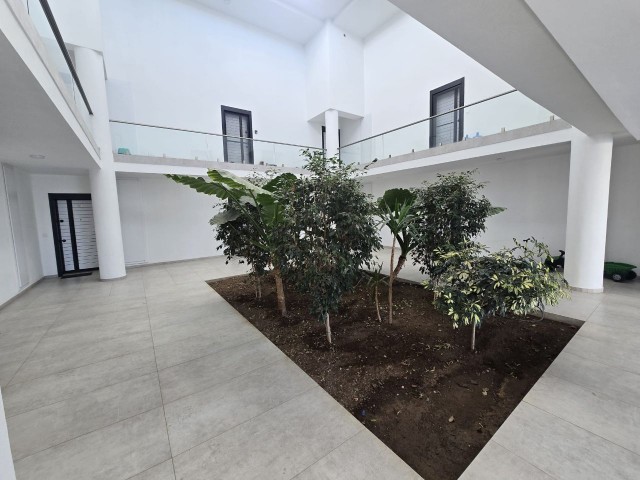 Girne Doğanköy'de havuzlu nezih site içerisinde SATILIK DUBLEKS (LOFT) 4+1 LÜKS DAİRE - Fotoğraf 2