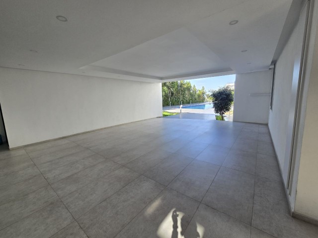 Girne Doğanköy'de havuzlu nezih site içerisinde SATILIK DUBLEKS (LOFT) 4+1 LÜKS DAİRE - Fotoğraf 4
