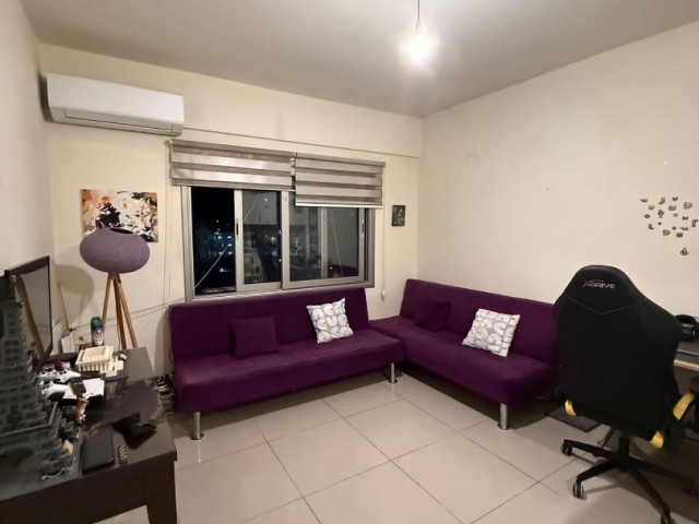 Girne merkez’de merkezi konumda eşyalı satılık 1 + 1 daire - Fotoğraf 1