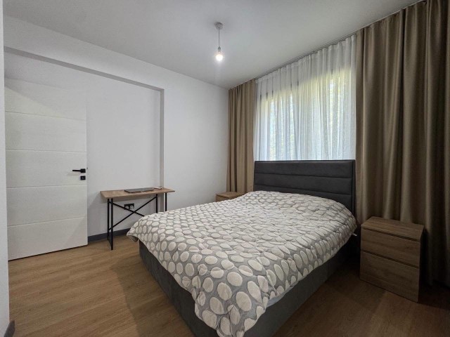 Girne, Lapta'da havuzlu site içerisinde Full Eşyalı SATILIK 3+1 Daire