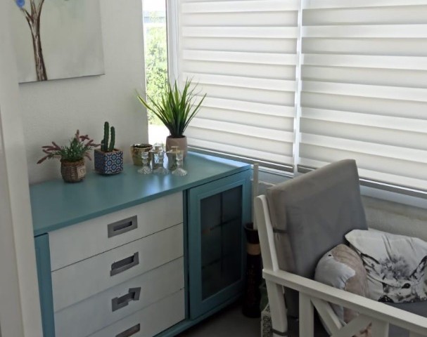 Girne merkezde ferah full eşyalı SATILIK 3+1 DAİRE