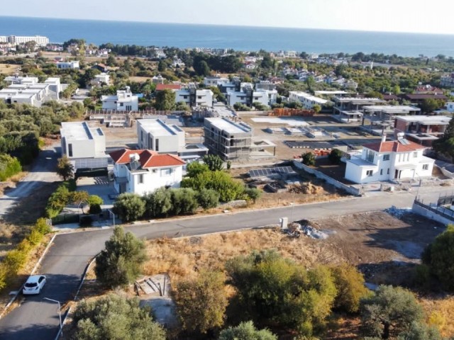 Laptada dağ ve deniz manzaralı 643 m2 villa yapımına uygun satılık arsa - Fotoğraf 3