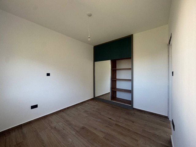 Girne Alsancak’ta Satılık 2 Yatak Odalı Bahçeli Daireler ve Penthouse - Fotoğraf 2