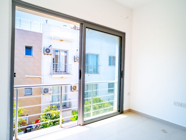 Alsancak, Girne’de Satılık Özel Çatı Teraslı 1+1 Penthouse