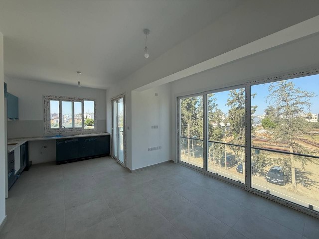 Lefkoşa Küçük Kaymaklı'da Türk Koçanlı Asansörlü Binada 3+1 Sıfr Satılık Daire