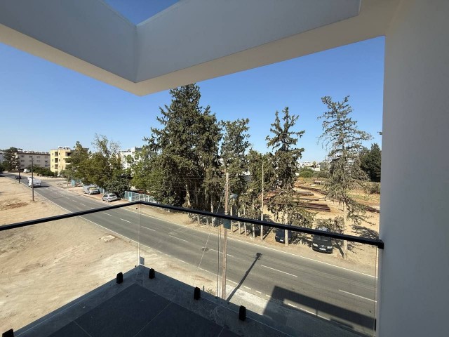 Lefkoşa Küçük Kaymaklı'da Türk Koçanlı Asansörlü Binada 3+1 Sıfr Satılık Daire - Fotoğraf 2