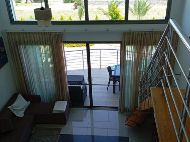 Resale Full Eşyalı : Girne, Lapta'da Satılık 2+1 Dubleks Daire – Havuzlu Site İçerisinde - Fotoğraf 3