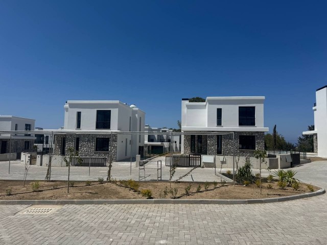 Girne'de, Edremit bolgesinde Satilik Resale inşaat halindeki 3 yatak odalı villa