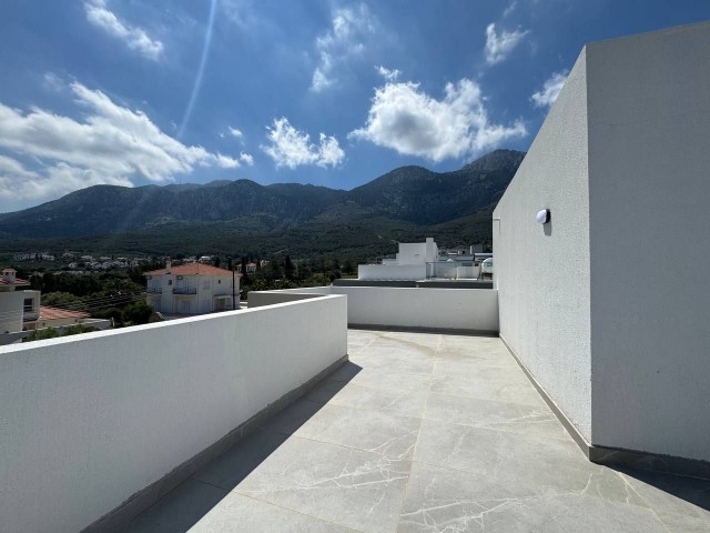 Girne Lapta’da Satılık Sıfır 3+1 Lüks Villa | Deniz & Dağ Manzaralı | Özel Havuzlu | Son 2 Villa - Fotoğraf 3