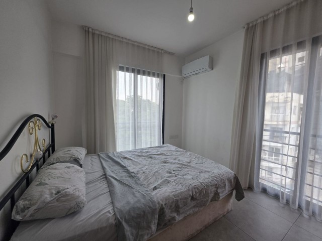 Lefkoşa Yenişehir'de belediyenin hemen arka sokağında yer alan satılık 2+1 daire