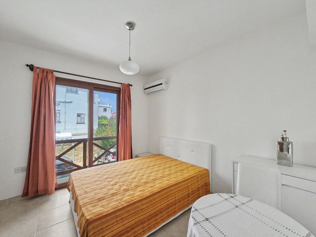 Karakum, Girne’de Satılık Özel Çatı Teraslı ve Ortak Havuzlu Lüks 3+1 Denize Sıfır Penthouse - Fotoğraf 1
