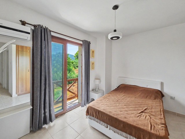 Karakum, Girne’de Satılık Özel Çatı Teraslı ve Ortak Havuzlu Lüks 3+1 Denize Sıfır Penthouse - Fotoğraf 3