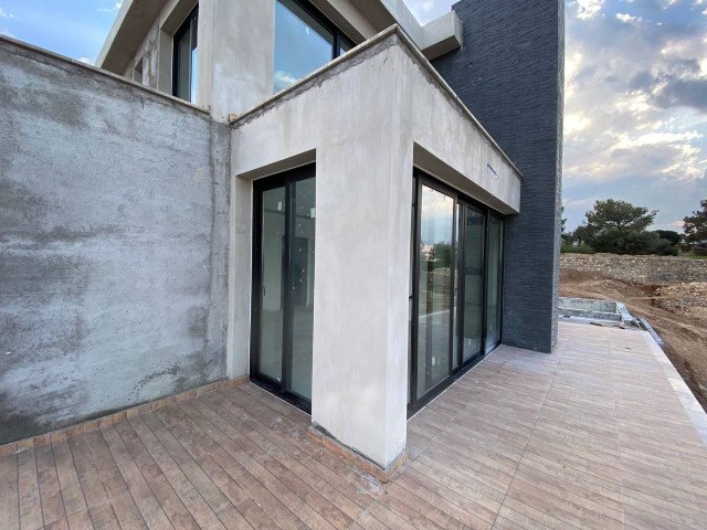 Girne Çatalköy'de 4 Yatak Odalı 950M2 Arsa Büyüklüğünde Şömineli Havuzlu ve Deniz Manzaralı Villa Projemiz - Fotoğraf 4
