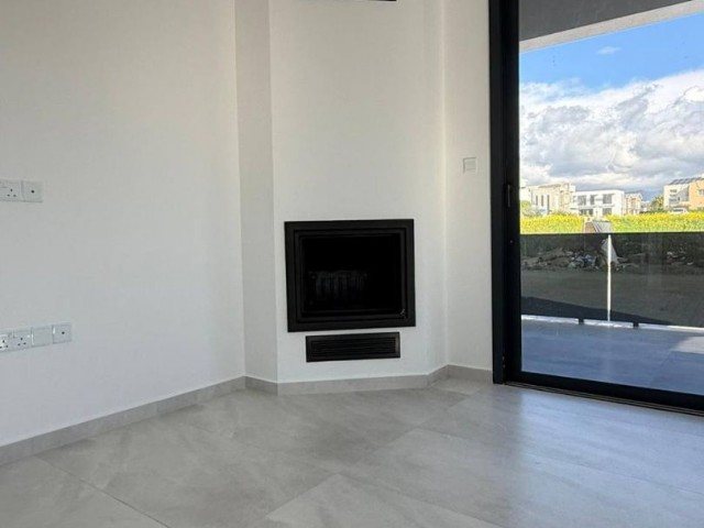 Lefkoşa Gönyeli Villalar Bölgesinde 3+1 Zeminkat Bahçeli ve Çatı Teraslı Penthouse Daire - Fotoğraf 3