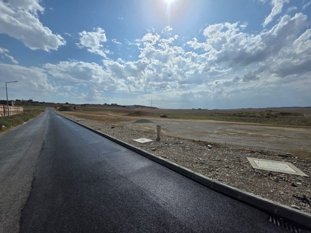 Lefkoşa Kanlıköy'de parselasyonu bitmiş TÜRK KOÇANLI 1000M2 satılık köşe arsa - Fotoğraf 2