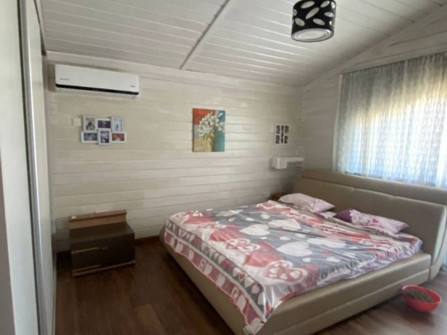 Satılık 1.400+ m² arsa alanı Geniş,Full Eşyalı 4 yatak odalı ahşap villa, Girne, Alsancak