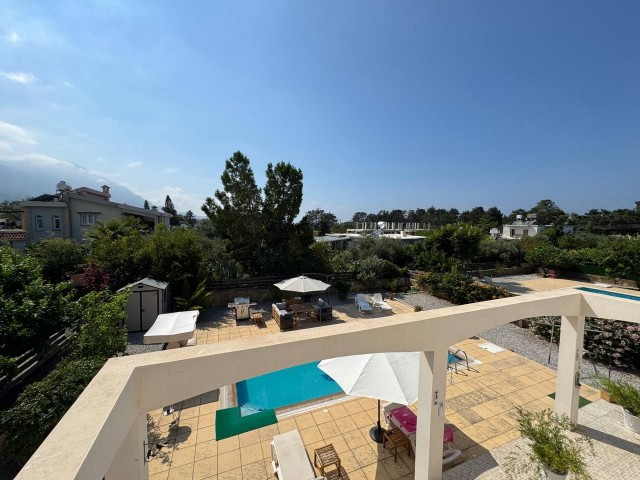 Lapta, Girne’de Satılık 3+1 Tamamen Yenilenmiş Full Eşyalı ve Özel Havuzlu Villa, 1.000 m² Arsa - Fotoğraf 2