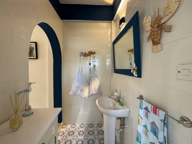 Lapta, Girne’de Satılık 3+1 Tamamen Yenilenmiş Full Eşyalı ve Özel Havuzlu Villa, 1.000 m² Arsa - Fotoğraf 3