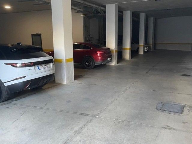 Türk Koçanlı Girne Merkezde Satılık 2 Yatak Odalı 2 Banyolu Daire | Full Eşyalı - Fotoğraf 2
