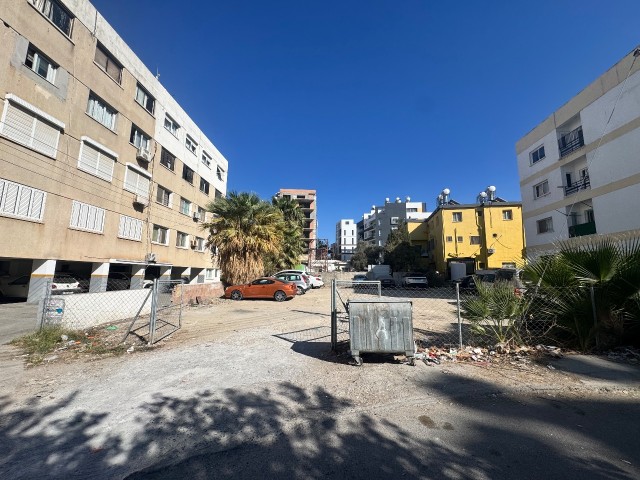 Girne'nin kalbinde, merkezi konumuyla öne çıkan bu değerli arsa; - Fotoğraf 2