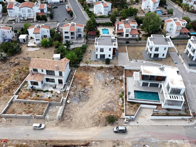 Eşdeğer koşan deniz manzaralı mükemmel konum - Fotoğraf 2