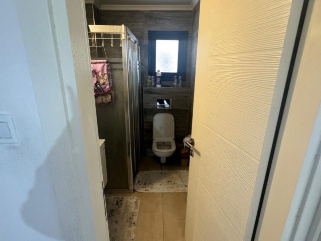 Girne Merkez'de Öğretmen Evi Sokağında 2+1 Satılık Daire!