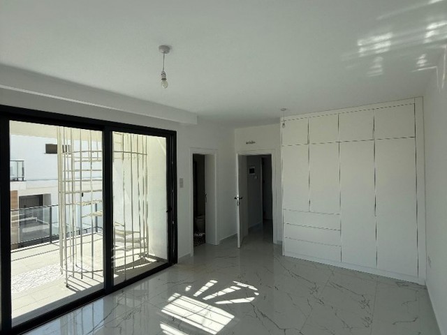 Girne Esentepe'de Özel Havuzlu Deniz ve Dağ Manzaralı Dublex İkiz Villa - Hayalinizdeki Ev!