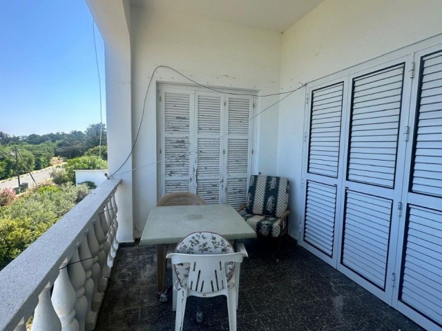 Kbırıs Girne Karaoğlanoğlu Bölgesinde Denize 100 Metre Mesafede Satılık 2+1 Daire.
