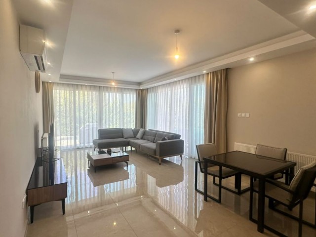 Kıbrıs Ozanköy'de Full Eşyalı Özel Havuzlu  Satılık Modern 4+1 Villa