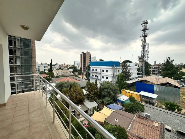 Lefkoşa Yenişehir Bölgesinde Satılık 2+1 Daire