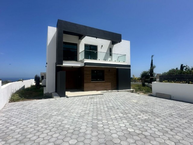 Kıbrıs Girne Bellapais'te Modern Tasarımlı Satılık Özel Yüzme Havuzlu 4+1 Villalar - Fotoğraf 3