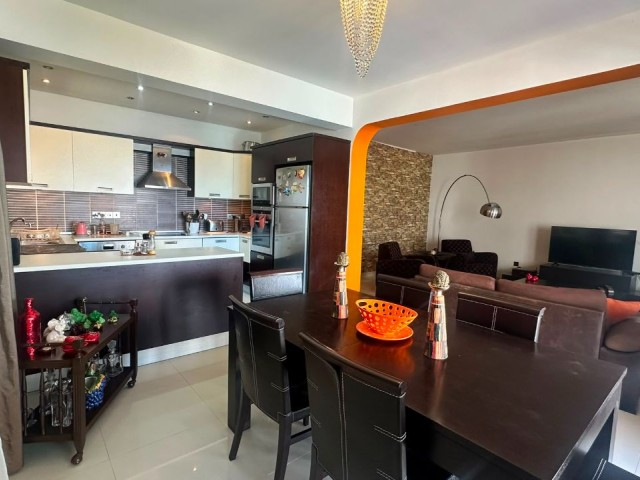 Kıbrıs Girne Merkez'de Kaşgar Bölgesinde Deniz Manzaralı Satılık Full Eşyalı 3+1 - Fotoğraf 3