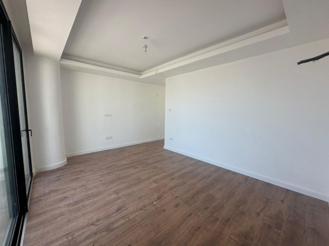 Kıbrıs Girne Karaoğlanoğlu'nda Satılık muhteşem konumda Modern Tasarımlı 3+1 Özel Havuzlu Villa - Fotoğraf 4