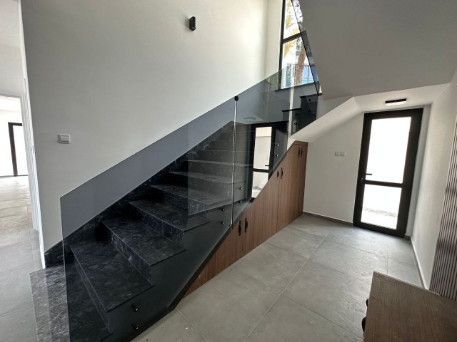 Kıbrıs - Girne - Zeytinlik'te Satılık Türk Koçanlı Havuzlu Özel Tasarım Villa - Fotoğraf 3