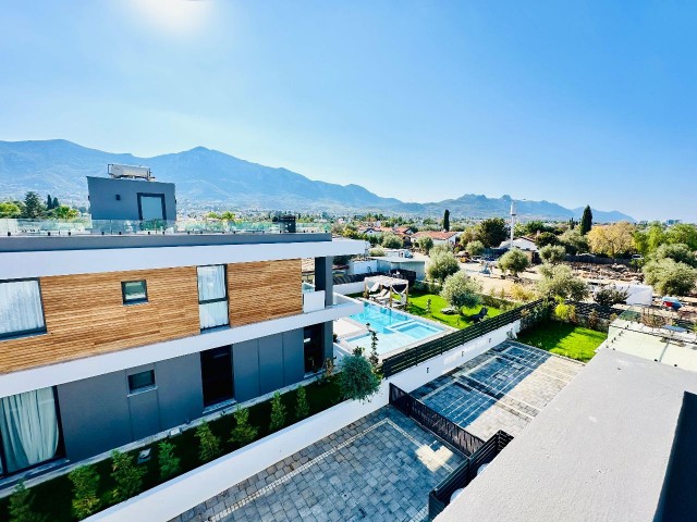 Kıbrıs Girne Ozanköy de Satılık Türk Tapulu Lüx 3+1 Villa - Fotoğraf 1
