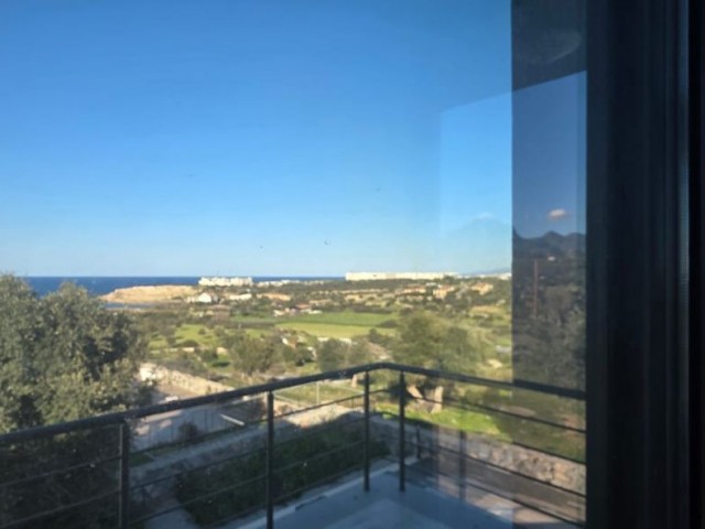 Girne/çatalköy’de Satılık Deniz ve Dağ Manzaralı 4+1 Müstakil Havuzlu Villa - Fotoğraf 1