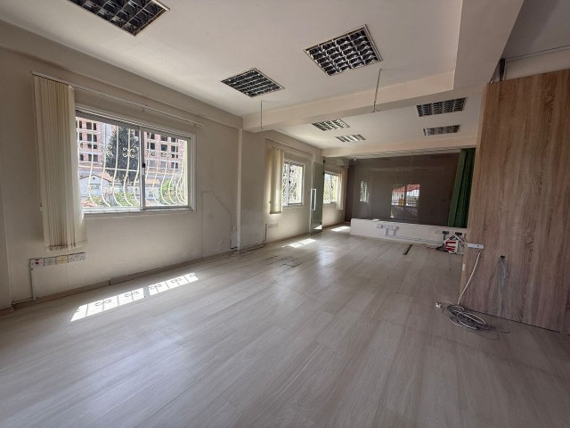 Yenişehir’in Göbeğinde – Ticari İzinli 2+1 Satılık Fırsat Daire / Ofis - Fotoğraf 2