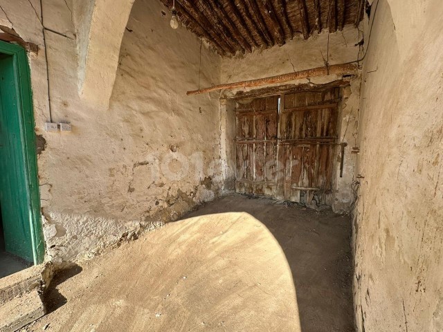 İSKELE/ERGÂZİ KÖYÜ’NDE SATILIK KÖY EVİ