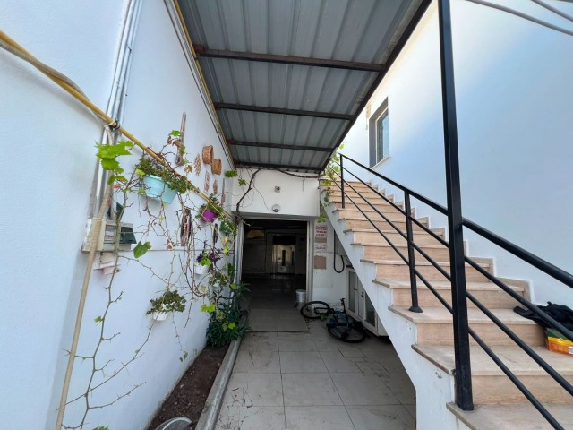 Girne Ozanköy – Satılık İş Yeri + 3+1 Daire İşlek Konumda Satılık Yatırımlık Mülk - Fotoğraf 4