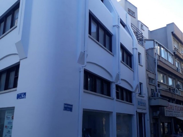 Lefkoşa Surlariçi – Saray Otel Yanı Satılık Komple Dükkanlar - Fotoğraf 1